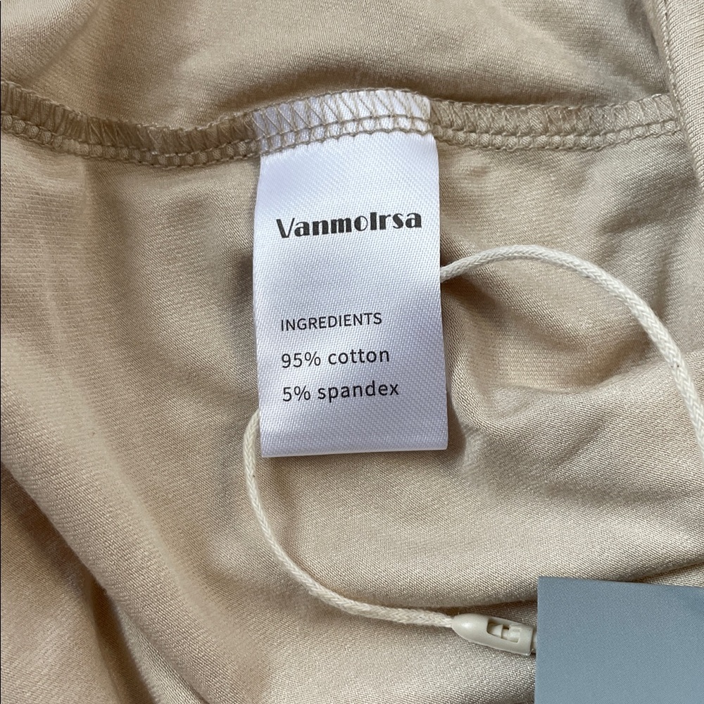 NWT VANMOLRSA Sleeveless Crewneck Tank Top in Beige.  Size Large - Picture 4 of 6
